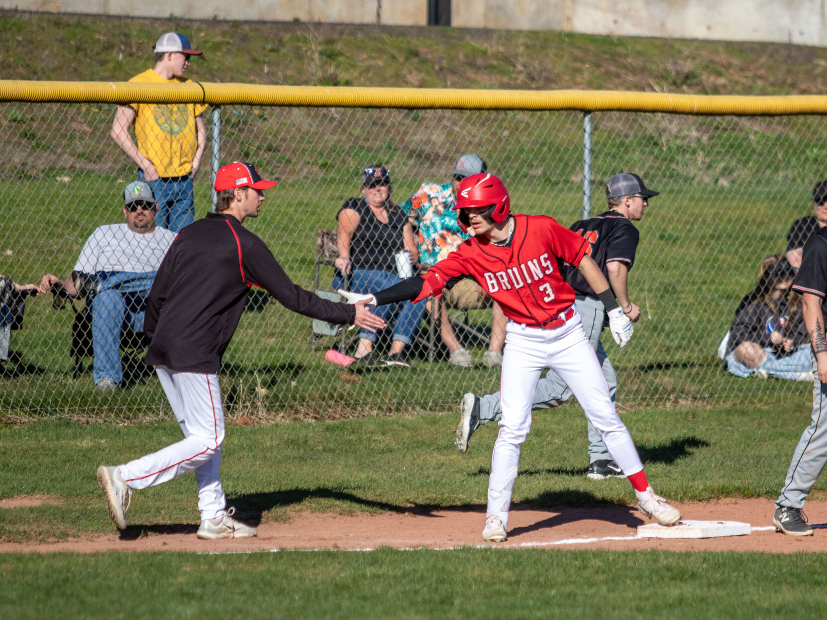 CHS snaps losing streak